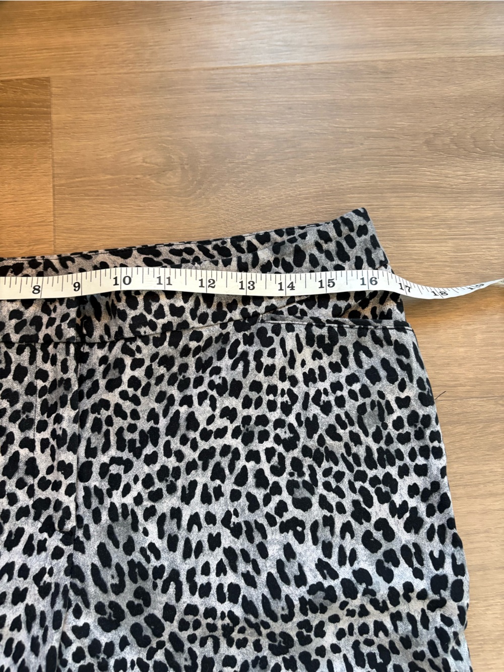 WHBM Leopard Print Slim Ankle Pant - size 8 - Picture 7 of 9